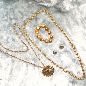 Dotty Smith Shell Design Necklace Earrings Bracelet Set (4) Goldtone Jewelry